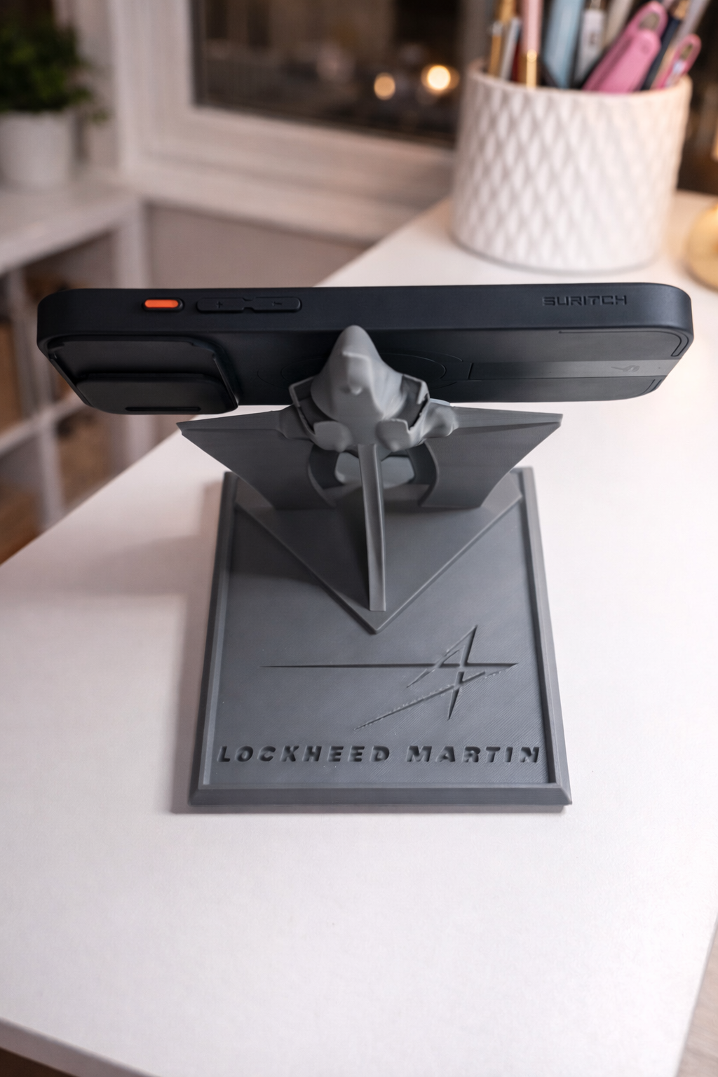 Fighter Jet Phone Stand – 3D Printed Aviation Desk Dock – Aircraft Phone Holder