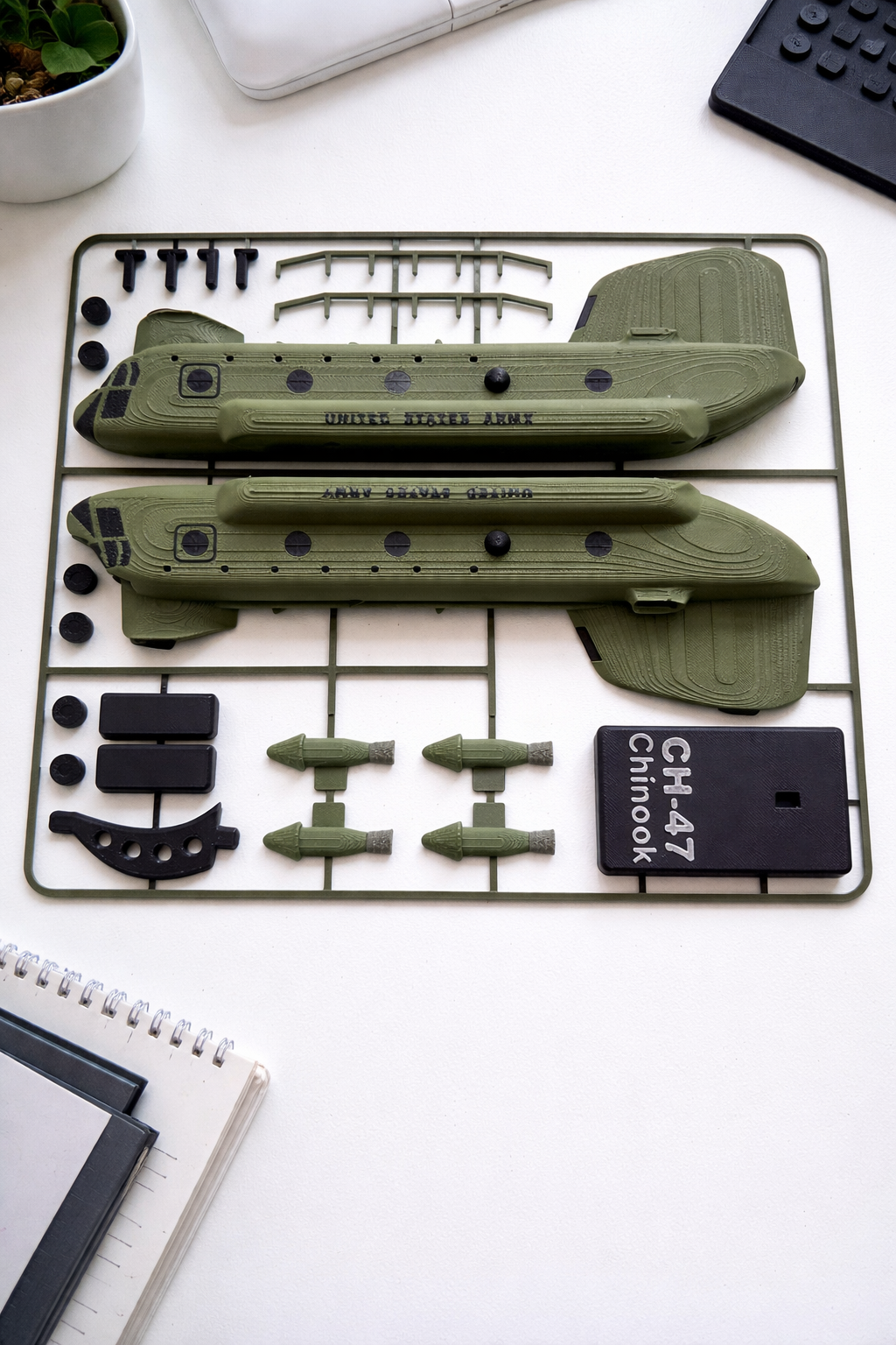 CH-47 Chinook Helicopter Loose Piece Display Model – 3D Printed Military Helicopter