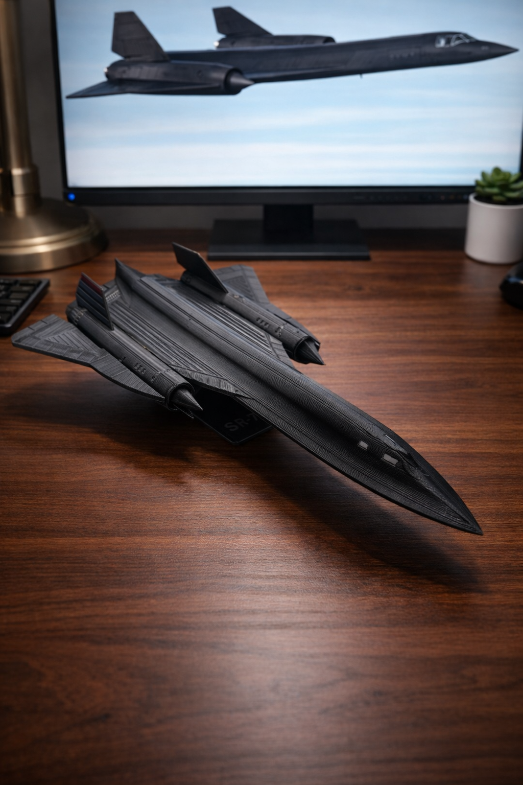 SR-71 Blackbird 3D Printed Model Kit SR-71 Blackbird 3D Printed Model Kit – Spy Plane Aircraft Display – Military Aviation DIY Build – Stealth Jet Desk Decor