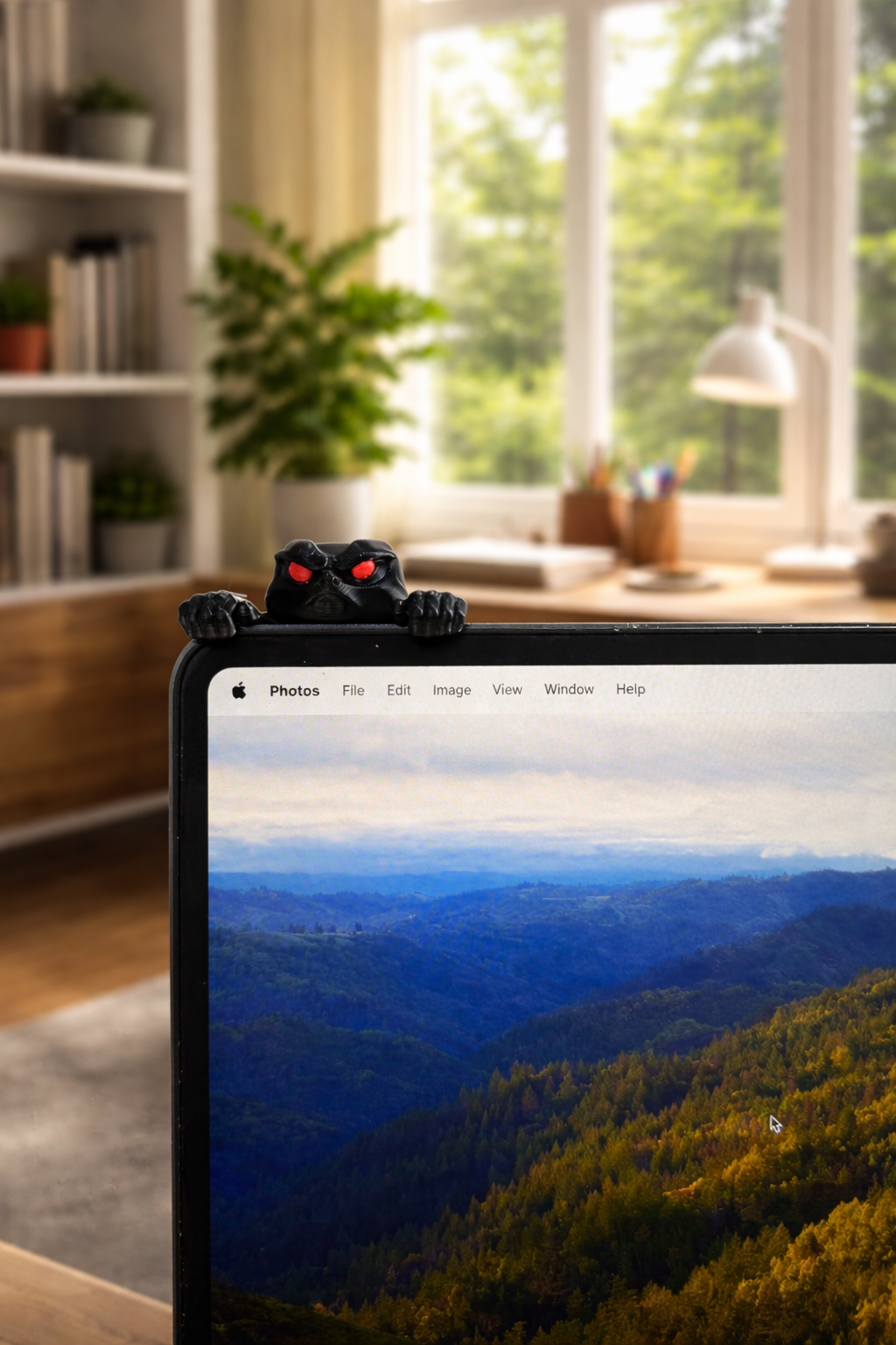Evil Monitor Buddy Desk Decor Evil Monitor Buddy – 3D Printed Monster Screen Companion – Creepy Desk Decor – Gaming Monitor Accessory – Office Desk Buddy