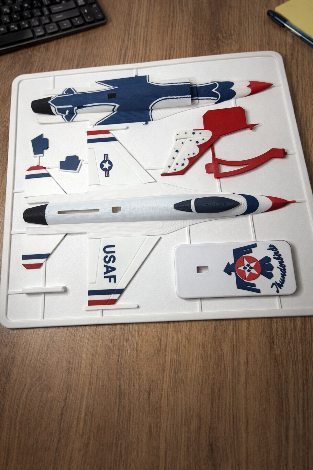 USAF Thunderbirds F-16 3D Printed Aircraft Model Kit – Air Demonstration Team Edition